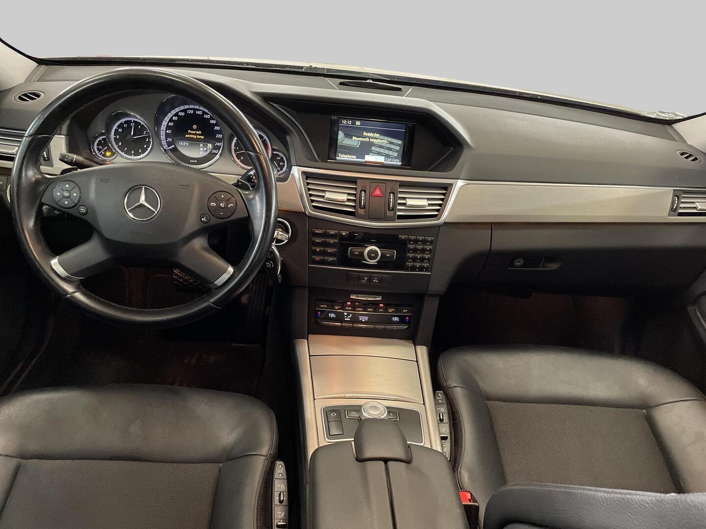 MERCEDES-BENZ E 2011