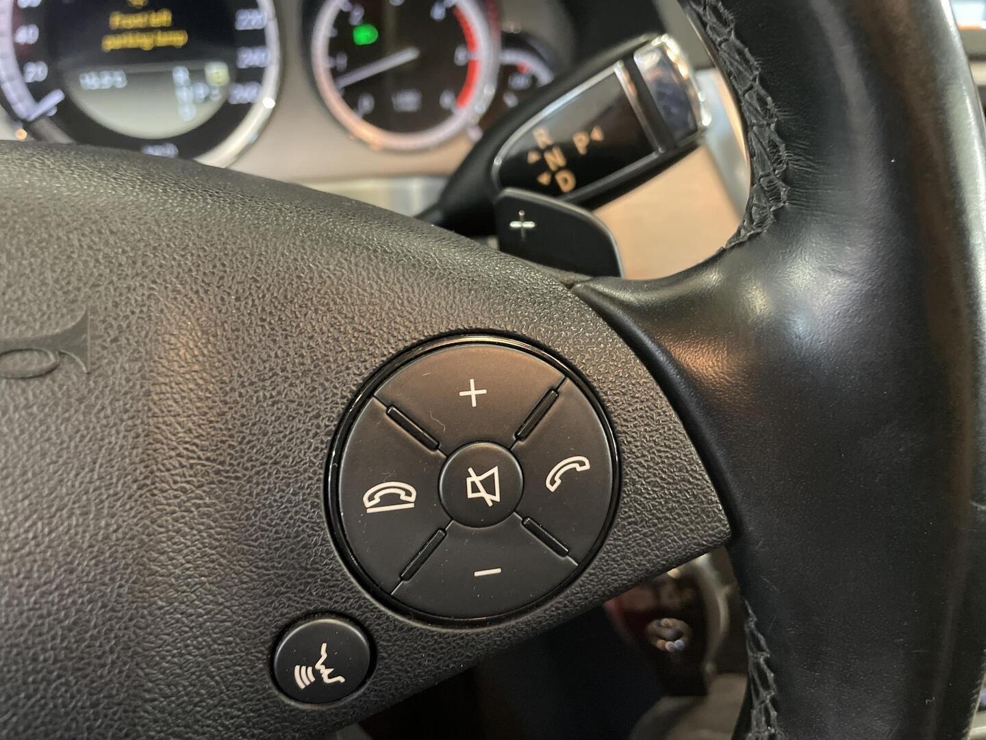 MERCEDES-BENZ E 2011