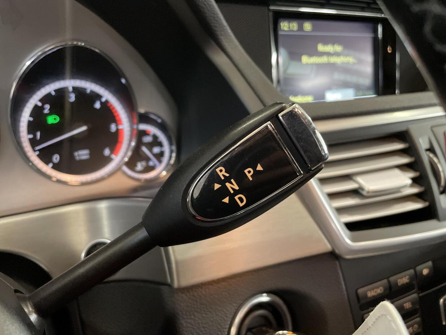 MERCEDES-BENZ E 2011