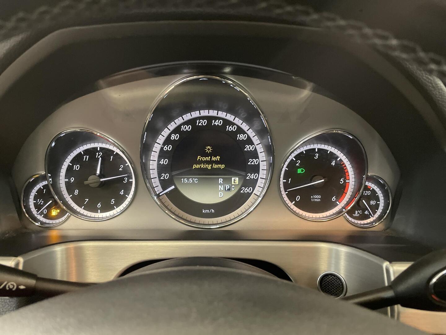 MERCEDES-BENZ E 2011