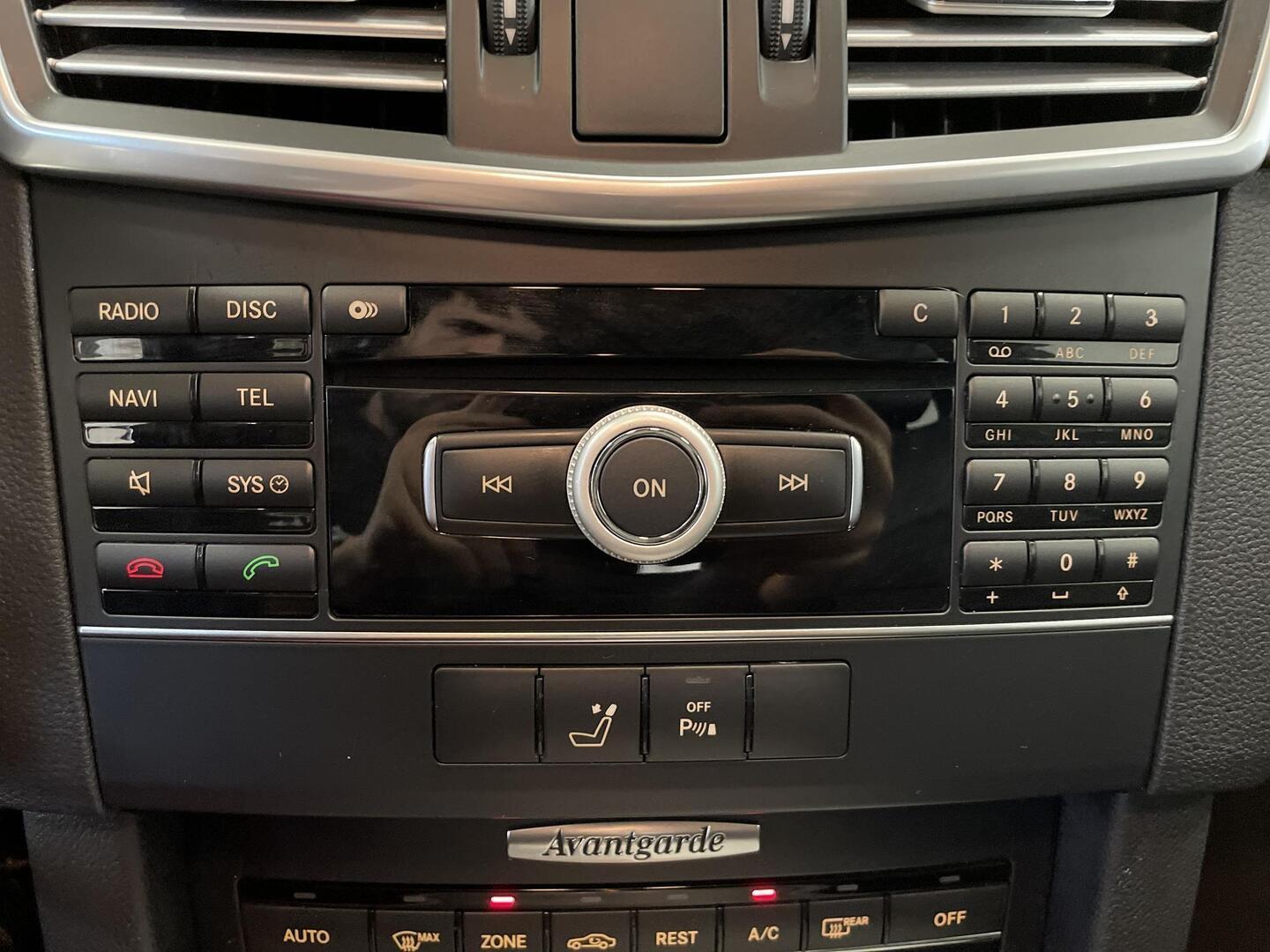 MERCEDES-BENZ E 2011