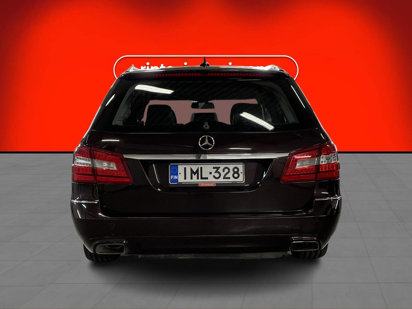 MERCEDES-BENZ E 2011