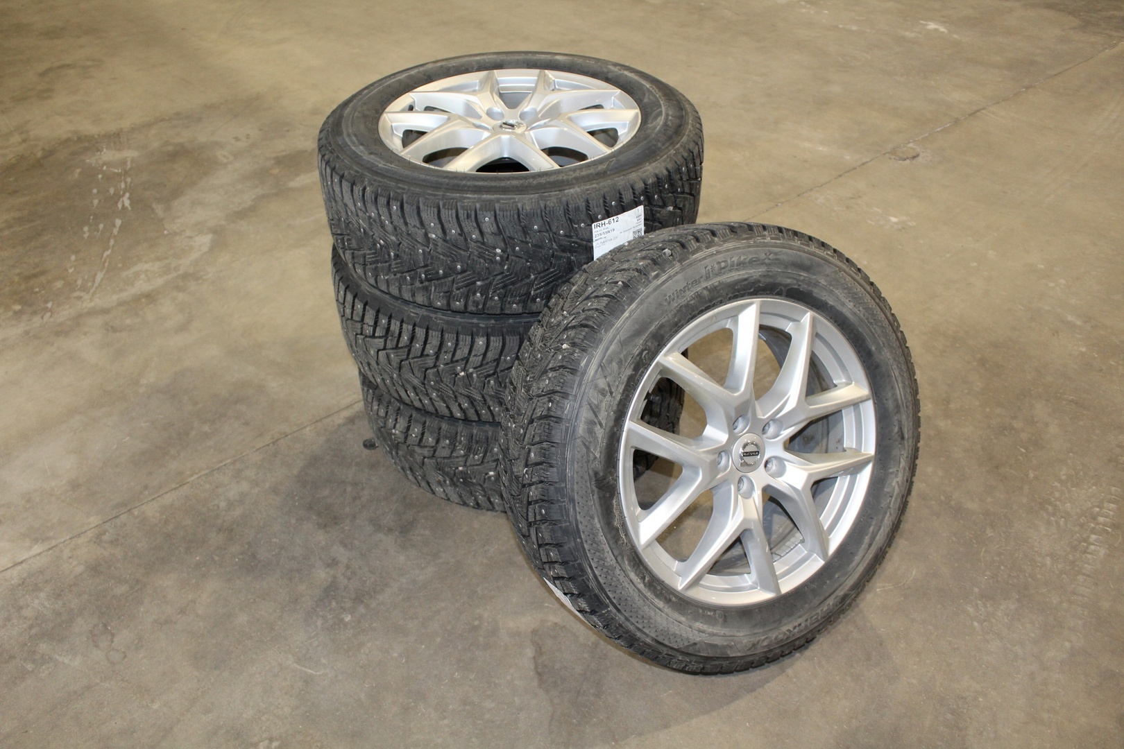 VOLVO XC60 2023