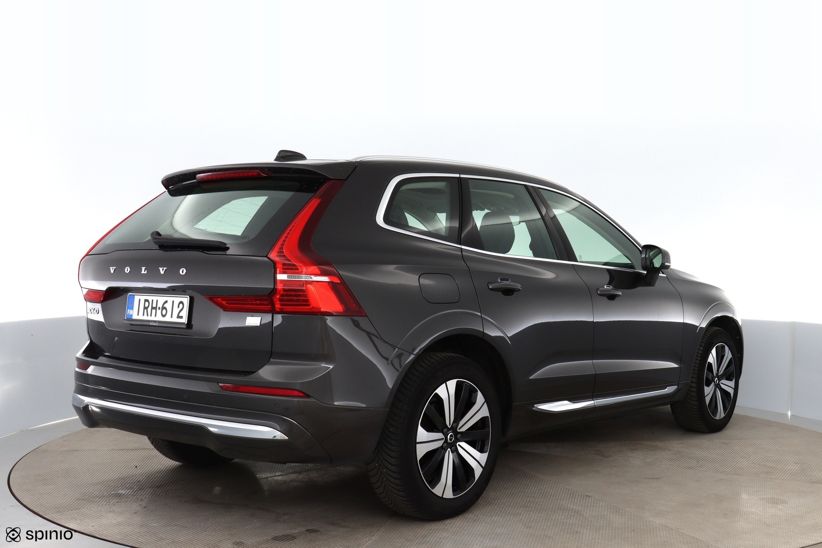 VOLVO XC60 2023