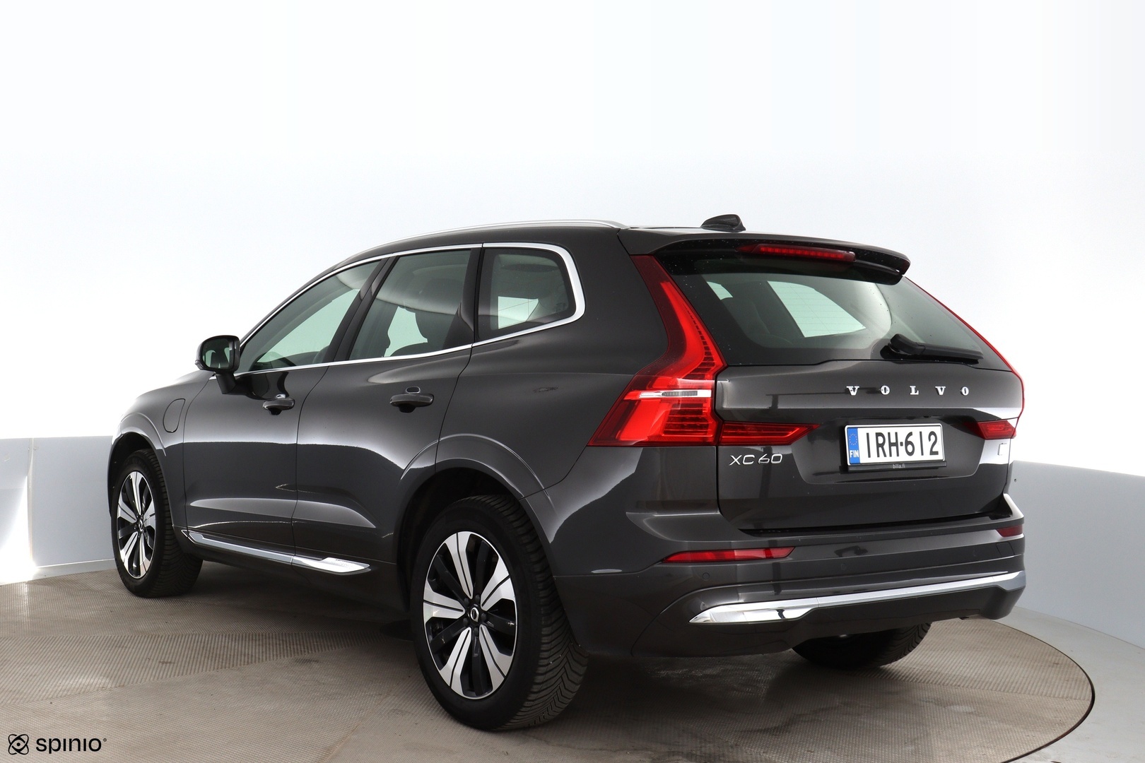VOLVO XC60 2023