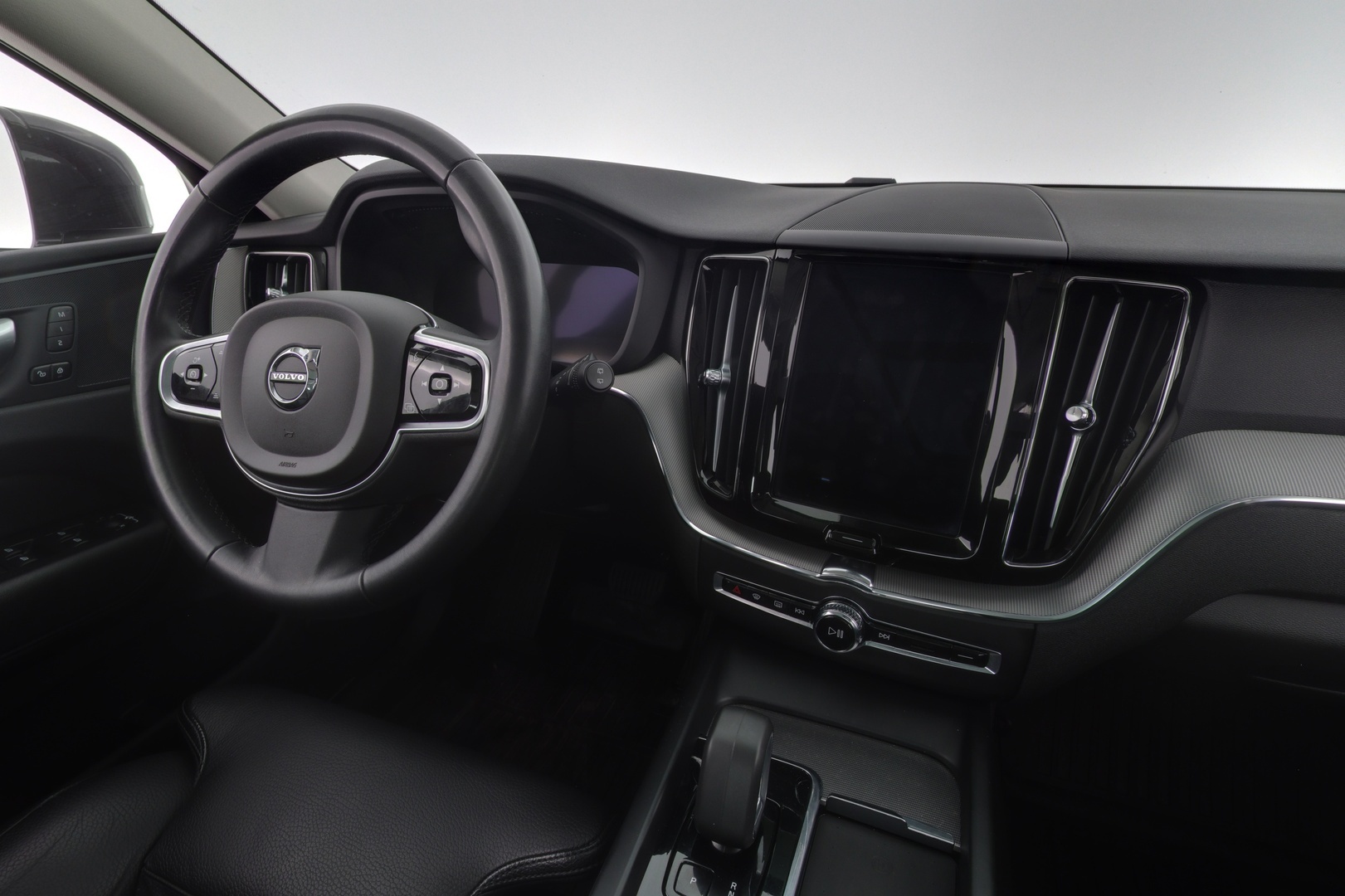 VOLVO XC60 2023