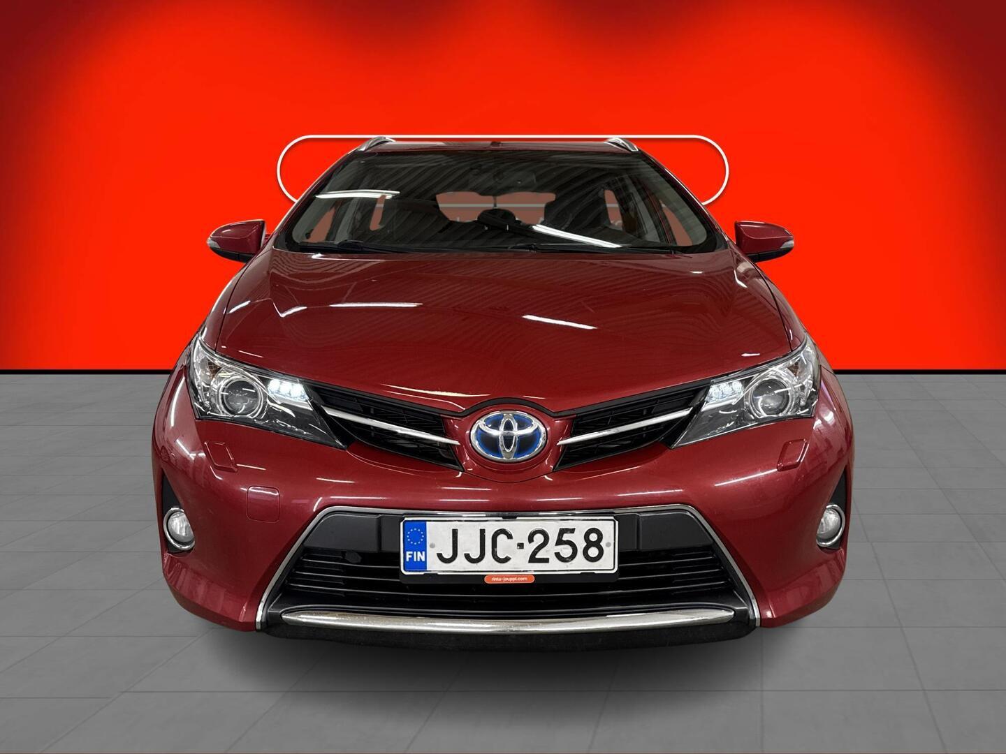 TOYOTA Auris 2013