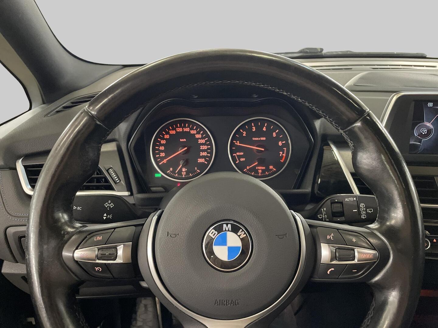 BMW 218 2016