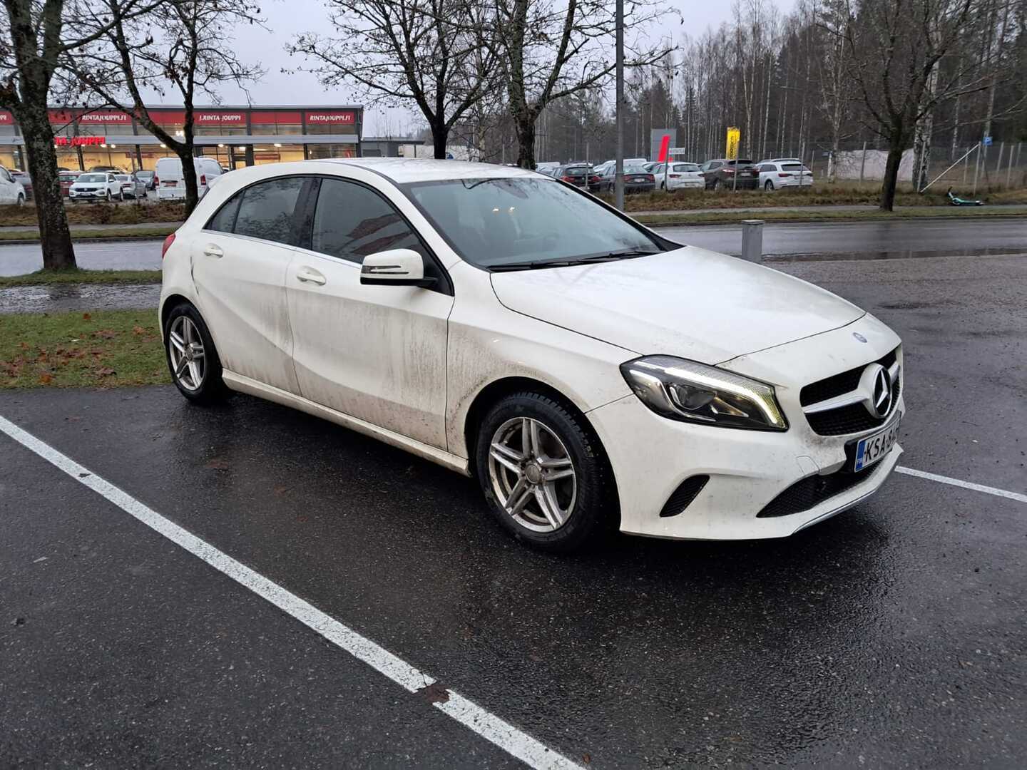 MERCEDES-BENZ A 2016