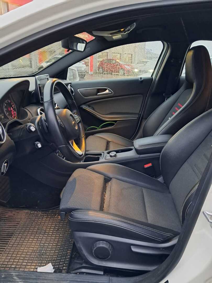 MERCEDES-BENZ A 2016