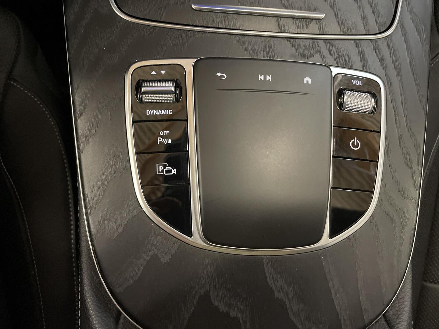 MERCEDES-BENZ E 2021