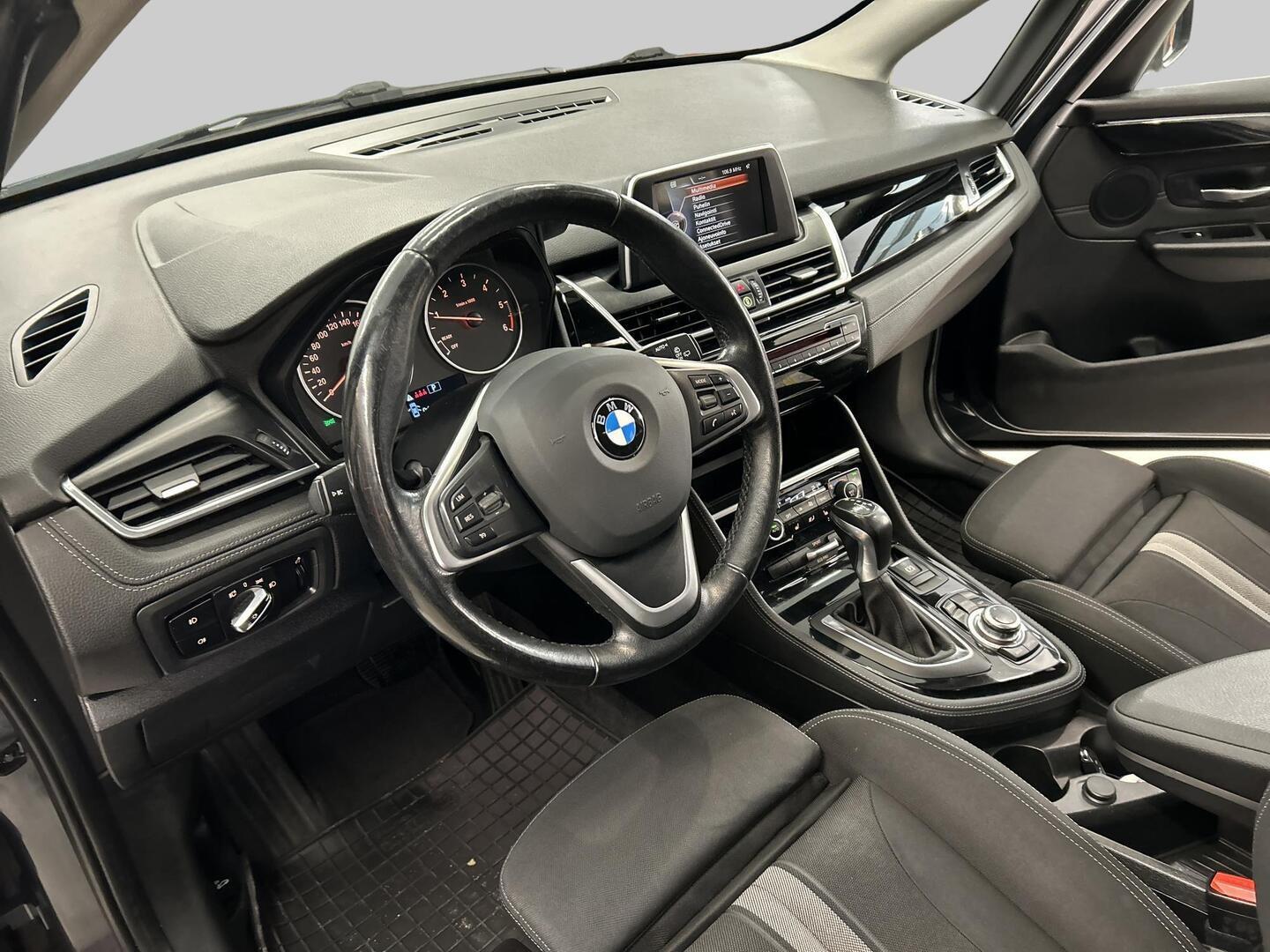 BMW 218 2015