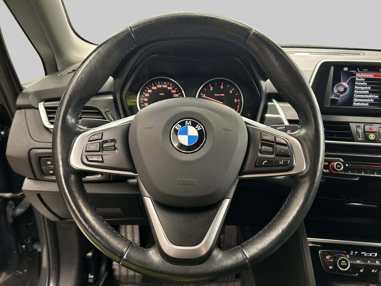BMW 218 2015