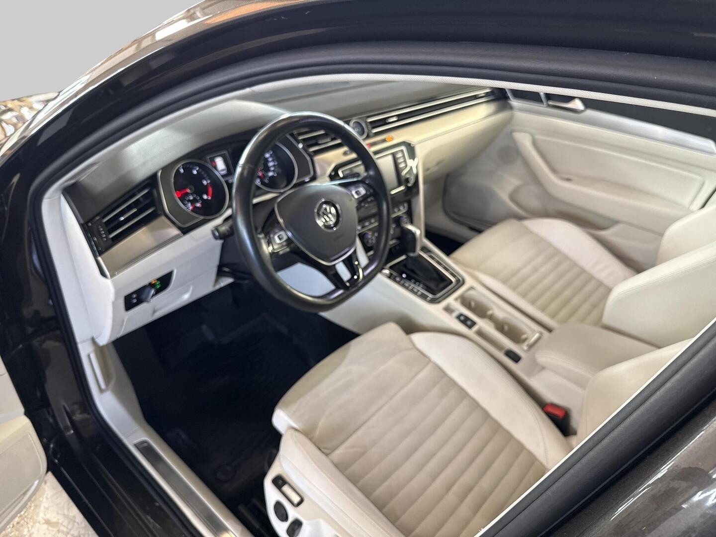 VOLKSWAGEN Passat 2015