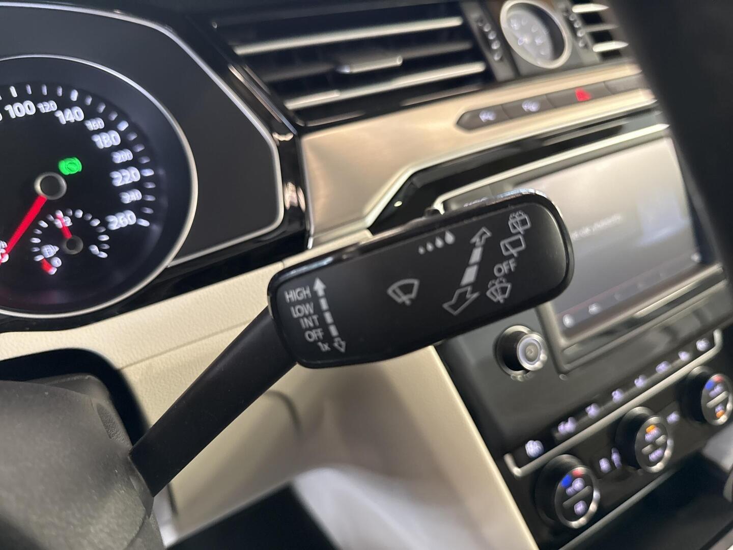 VOLKSWAGEN Passat 2015