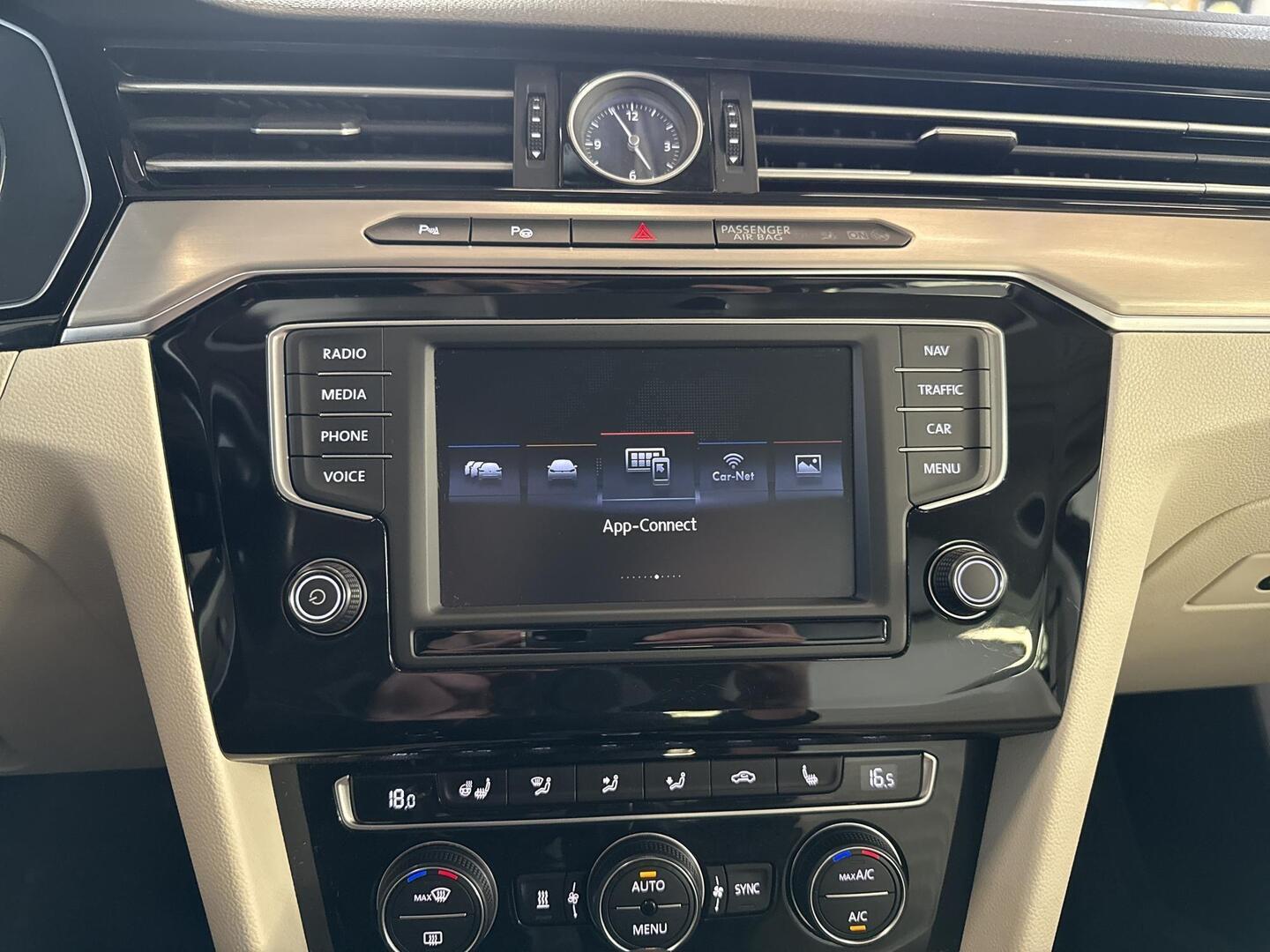 VOLKSWAGEN Passat 2015