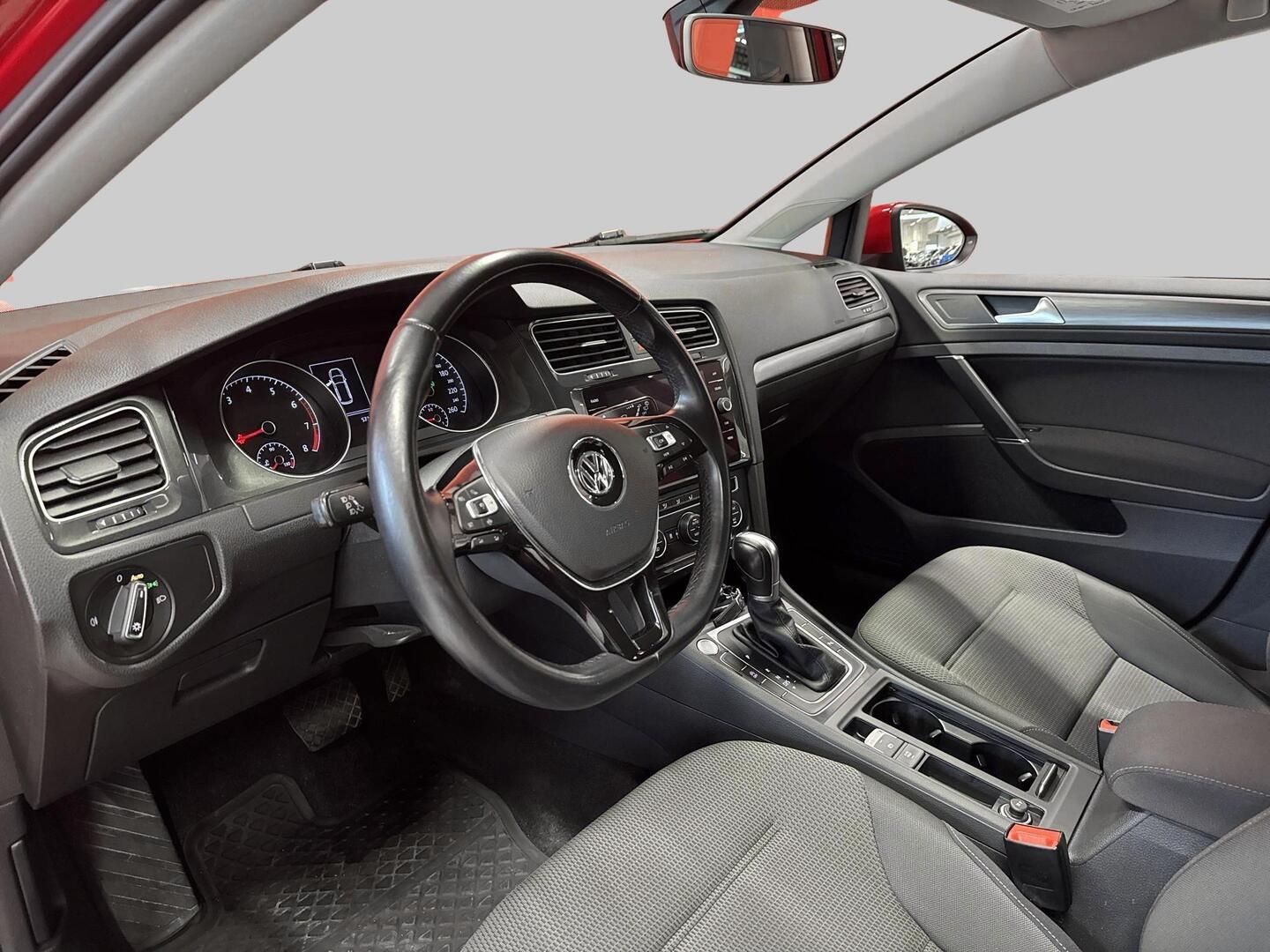 VOLKSWAGEN Golf 2019