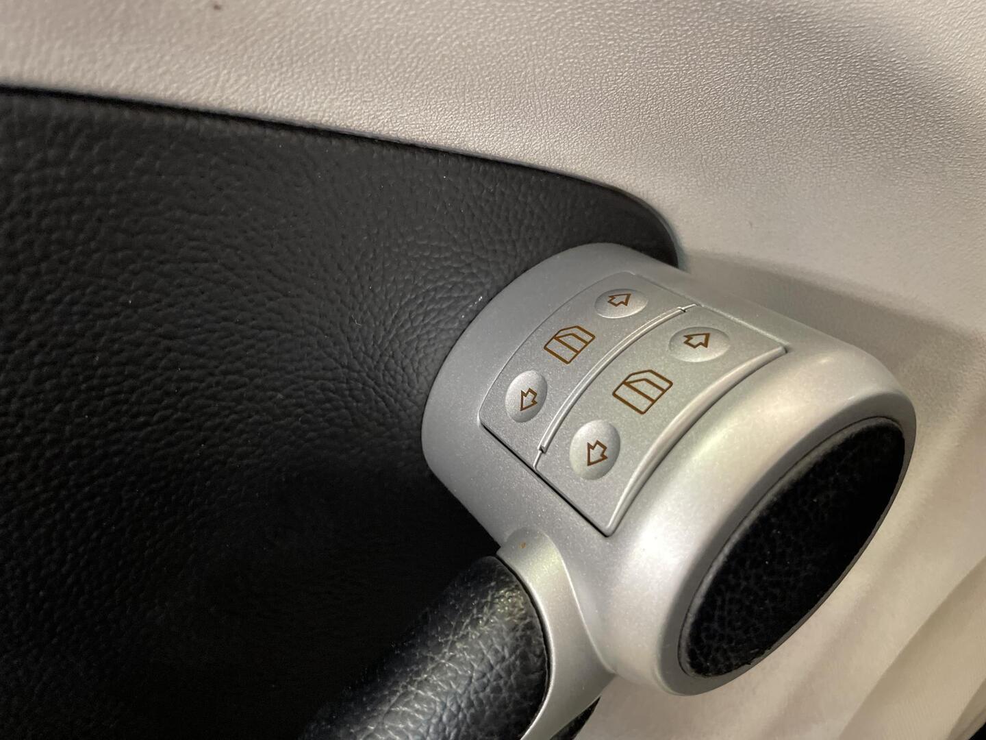 MERCEDES-BENZ SLK 2004