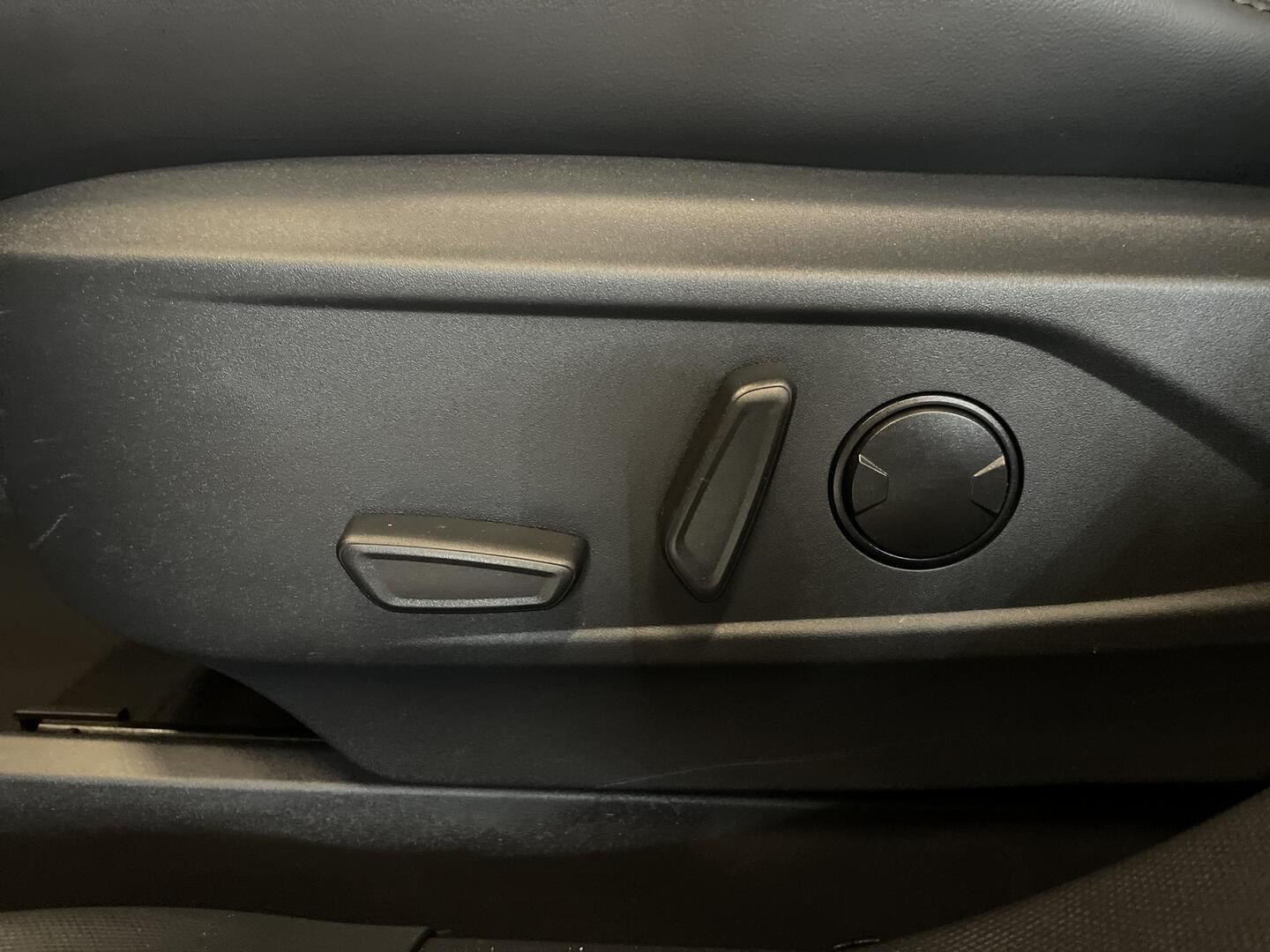 FORD MUSTANG MACH-E 2021