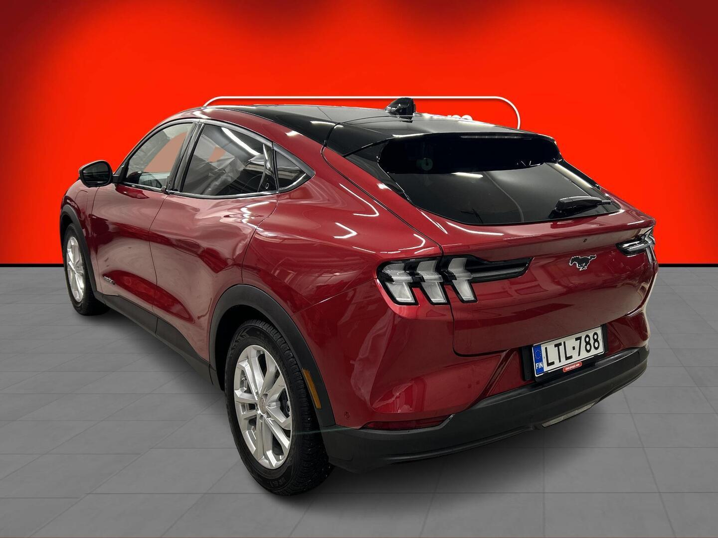 FORD MUSTANG MACH-E 2021