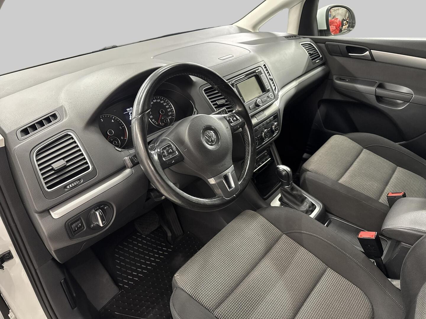 VOLKSWAGEN Sharan 2015