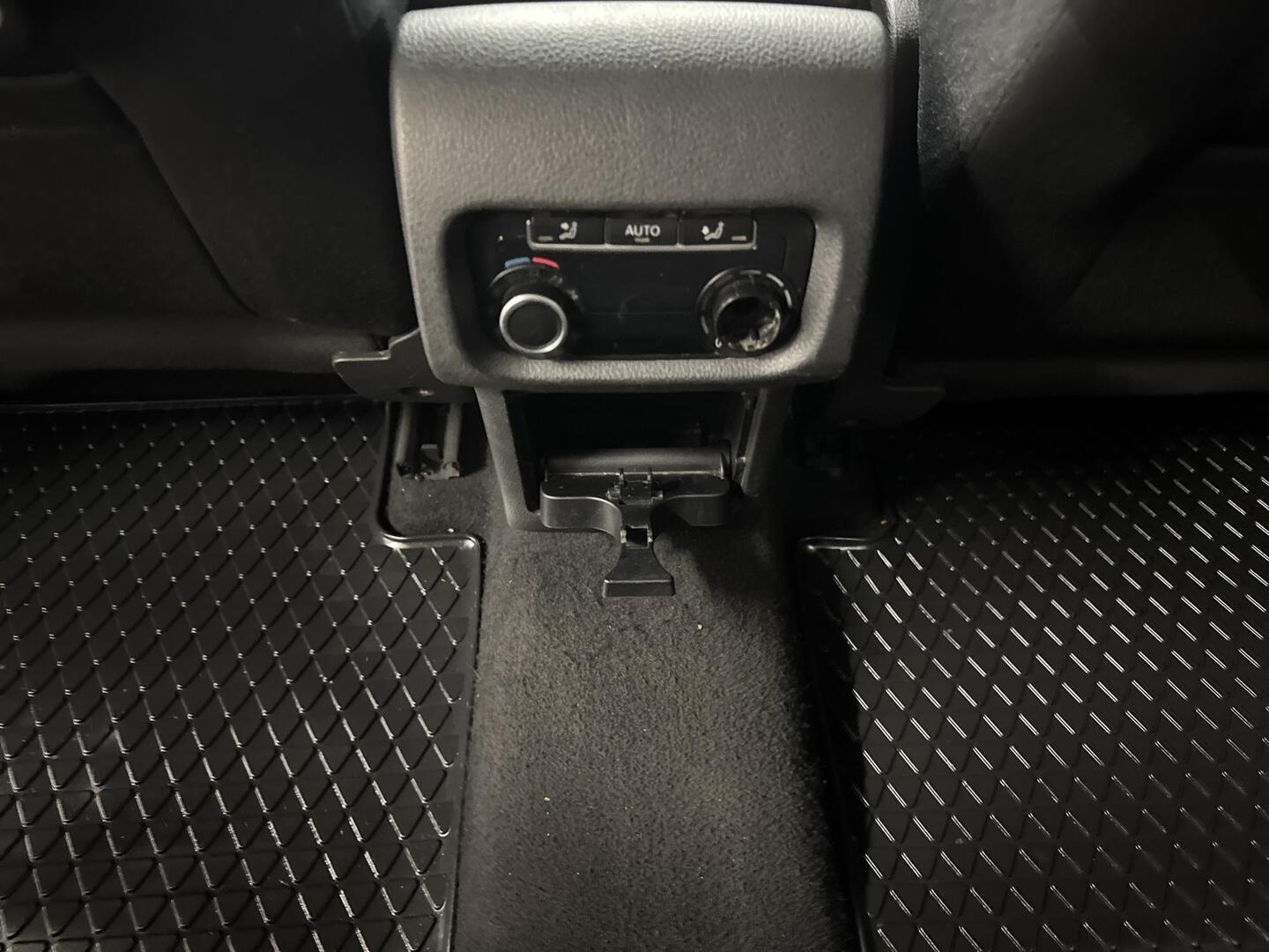 VOLKSWAGEN Sharan 2015