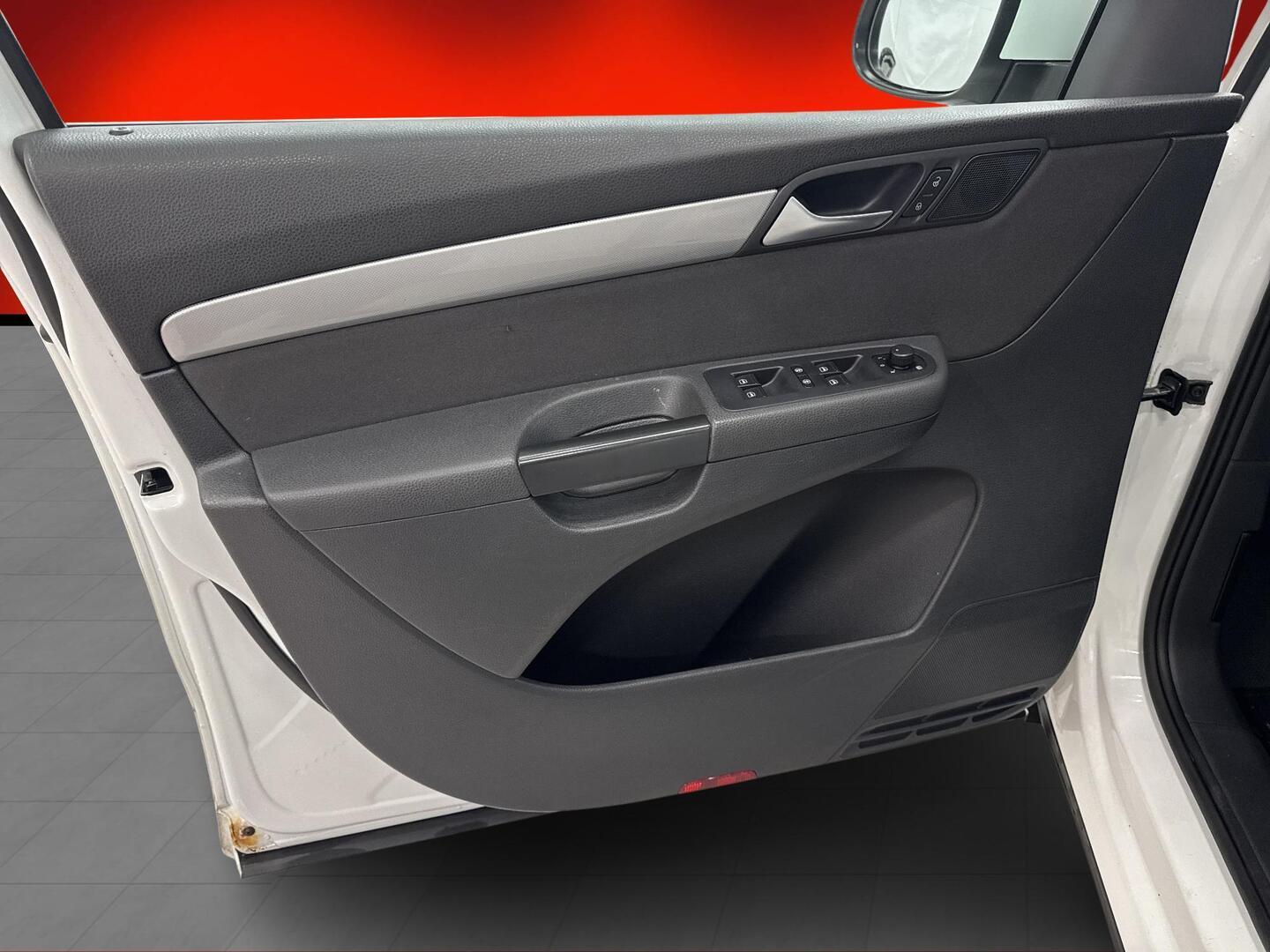 VOLKSWAGEN Sharan 2015