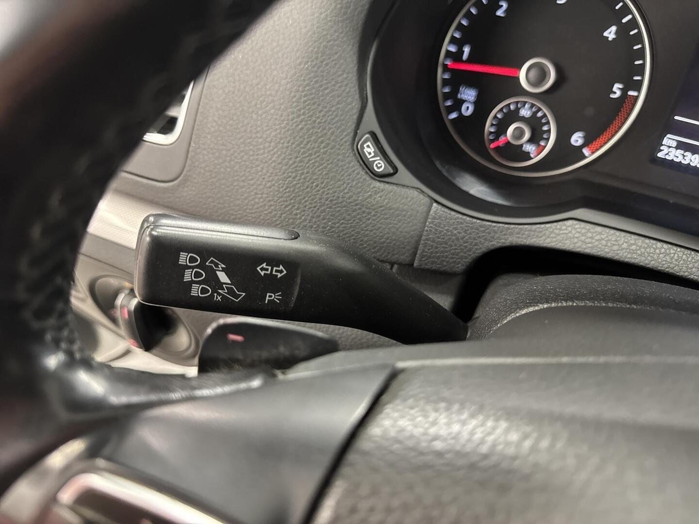 VOLKSWAGEN Sharan 2015