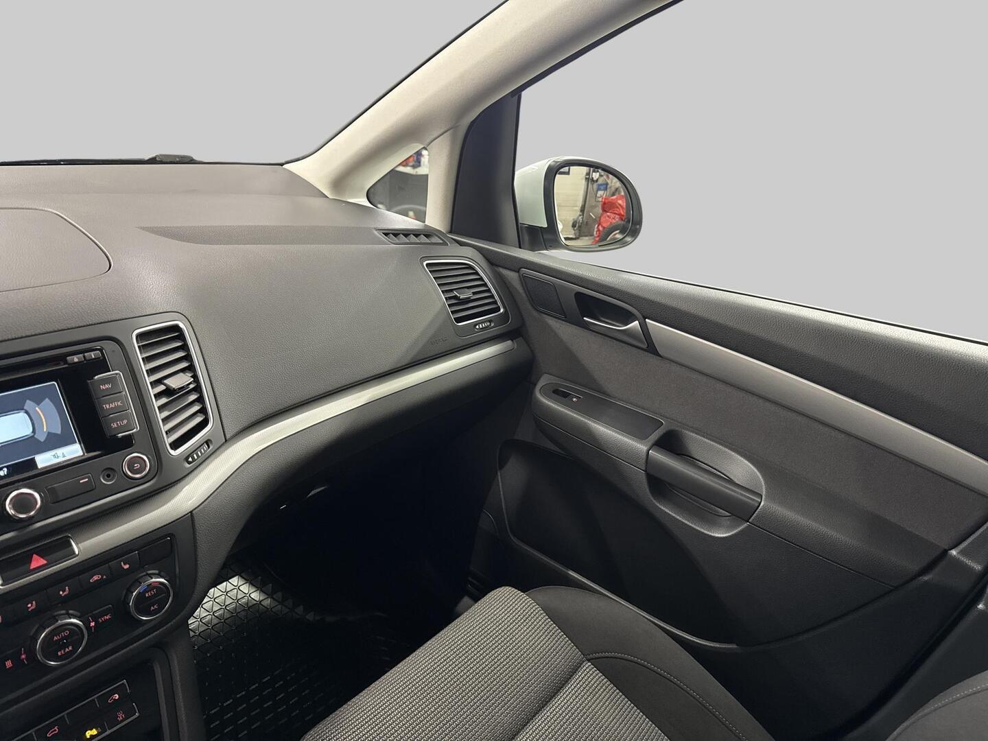 VOLKSWAGEN Sharan 2015