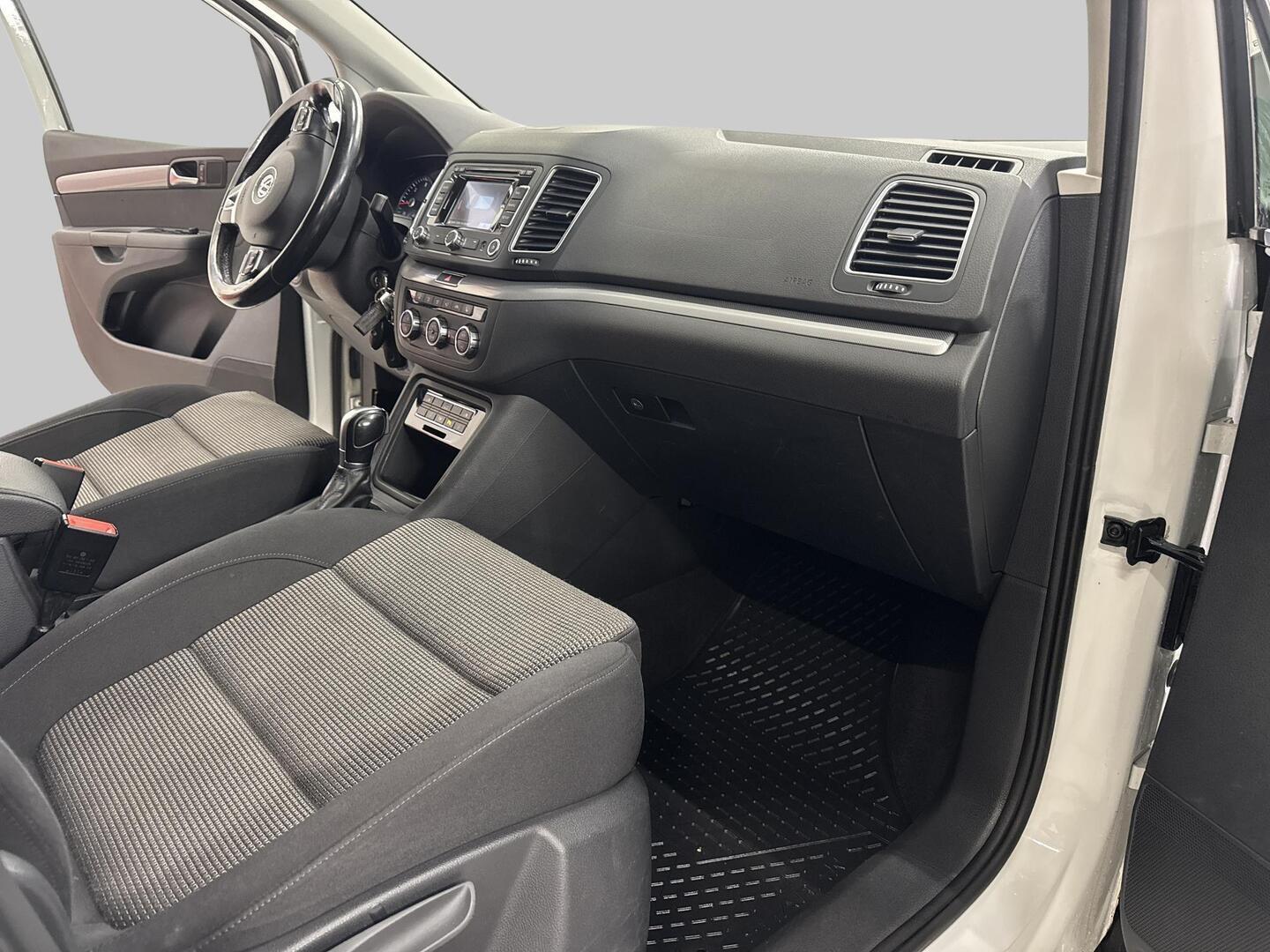 VOLKSWAGEN Sharan 2015