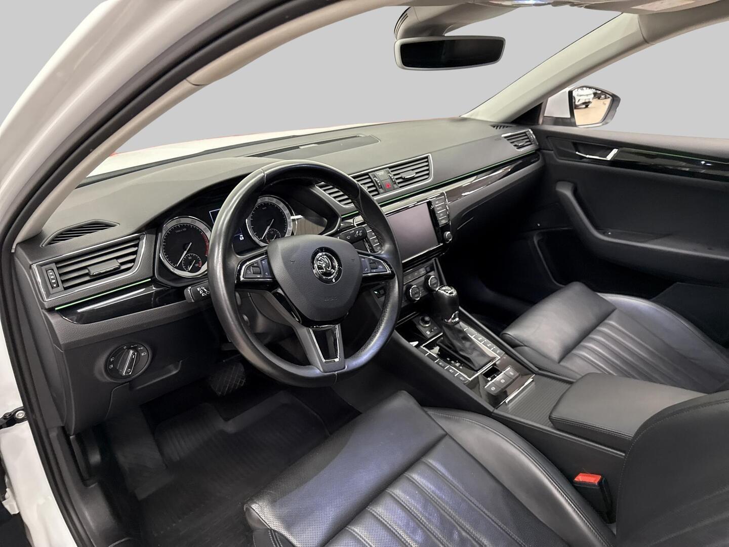 SKODA Superb 2016