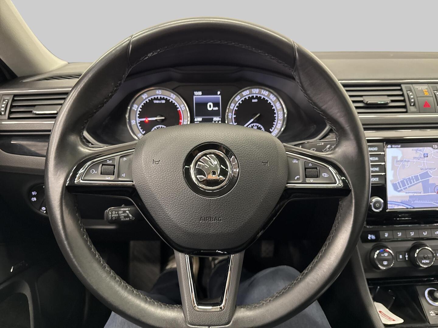SKODA Superb 2016