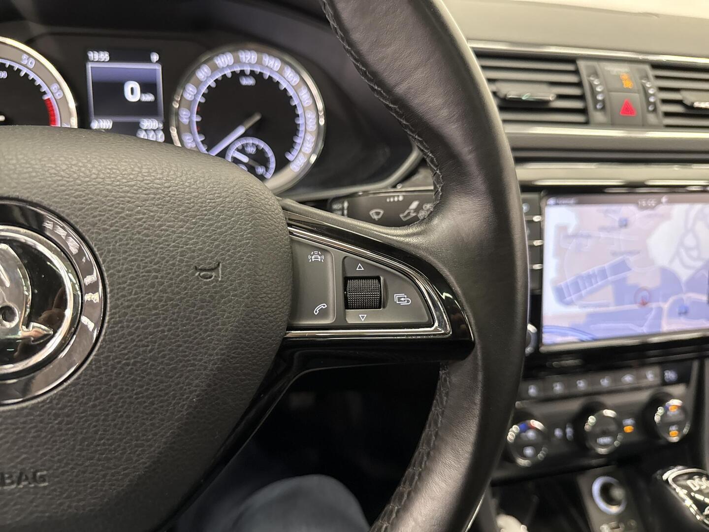 SKODA Superb 2016