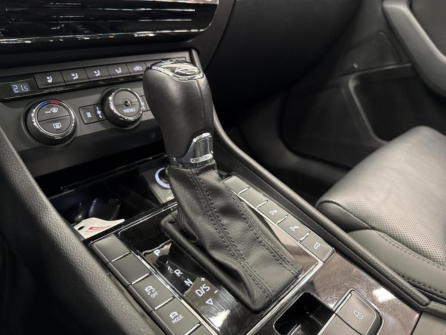 SKODA Superb 2016