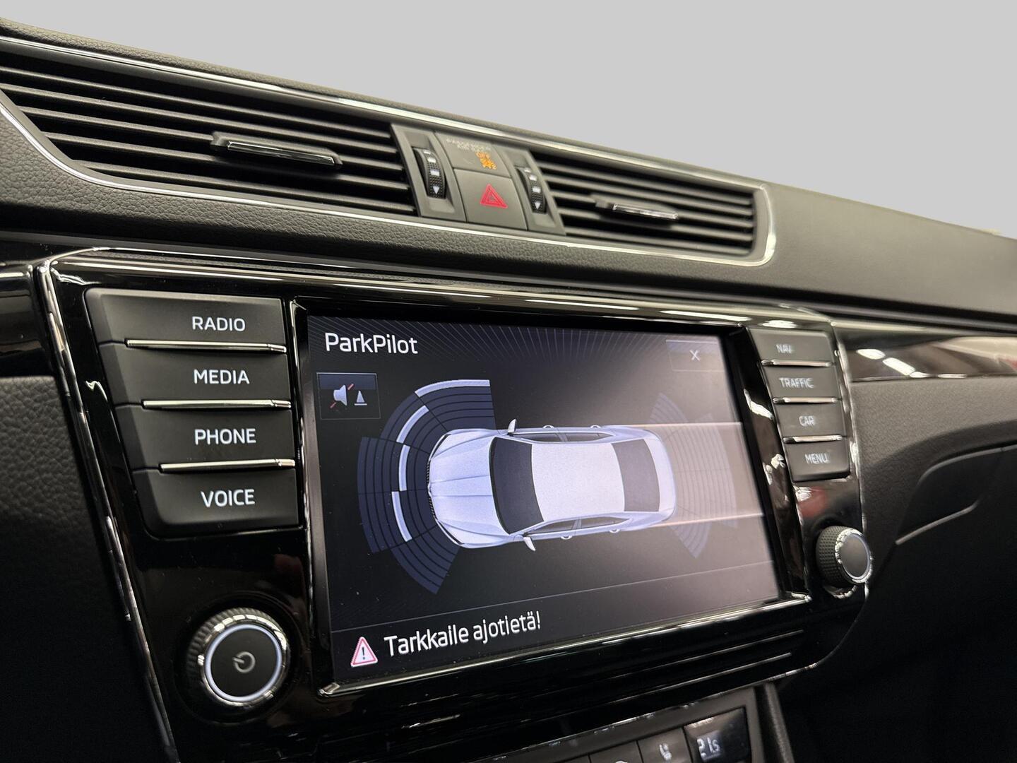 SKODA Superb 2016