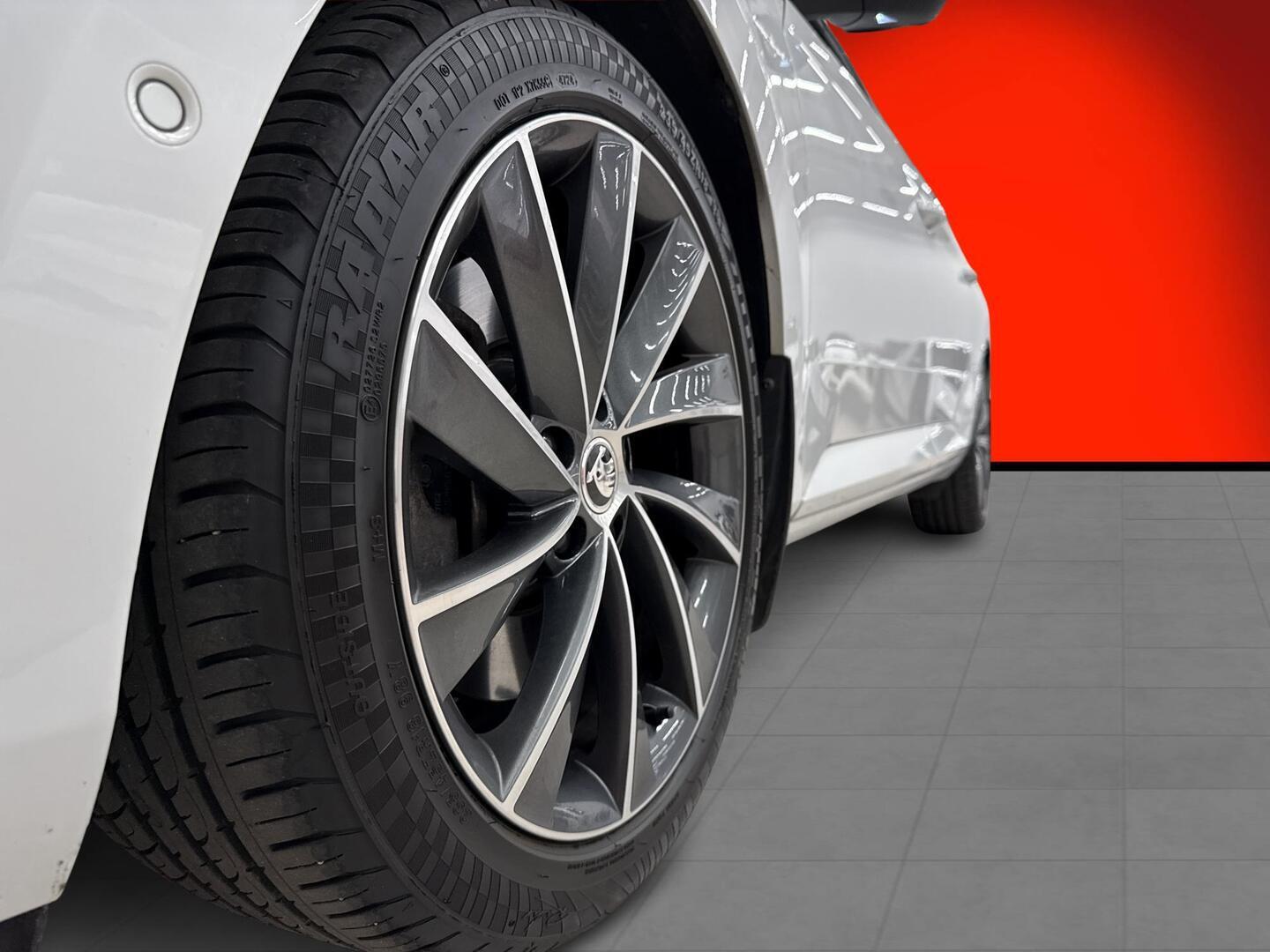 SKODA Superb 2016