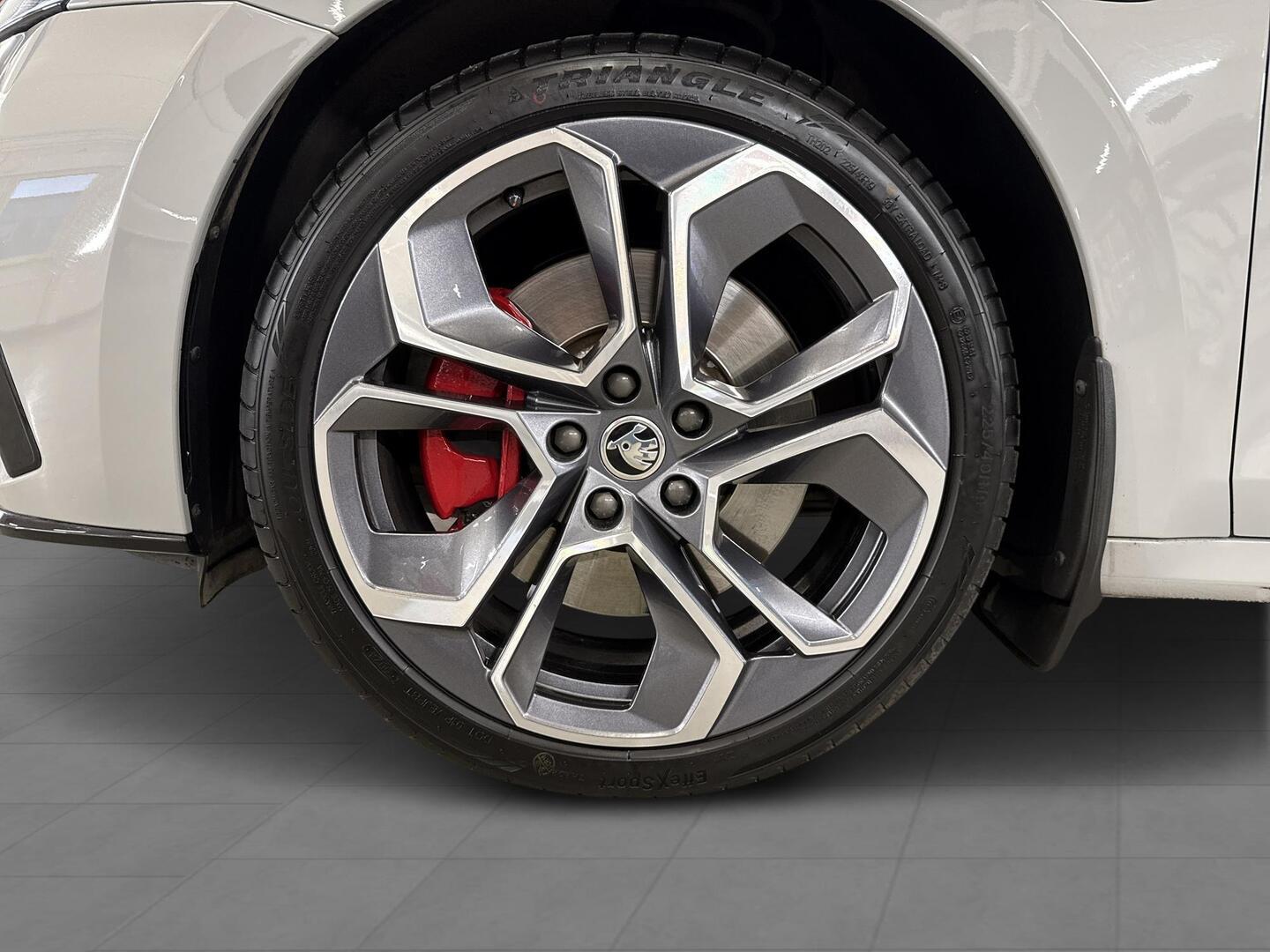 SKODA Octavia 2021