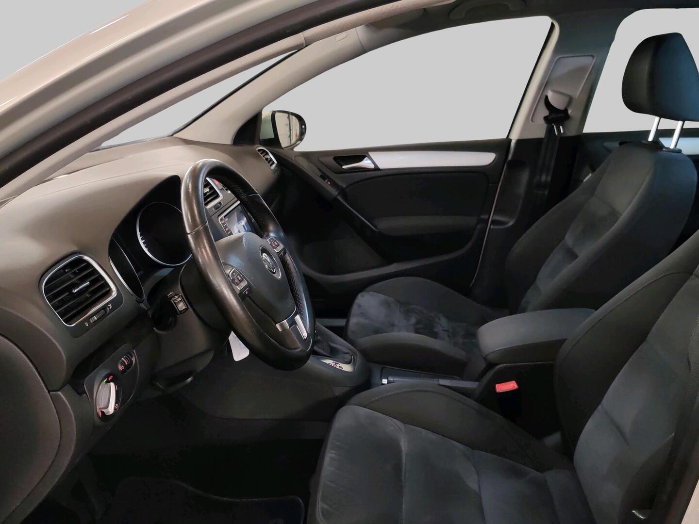 VOLKSWAGEN Golf 2011