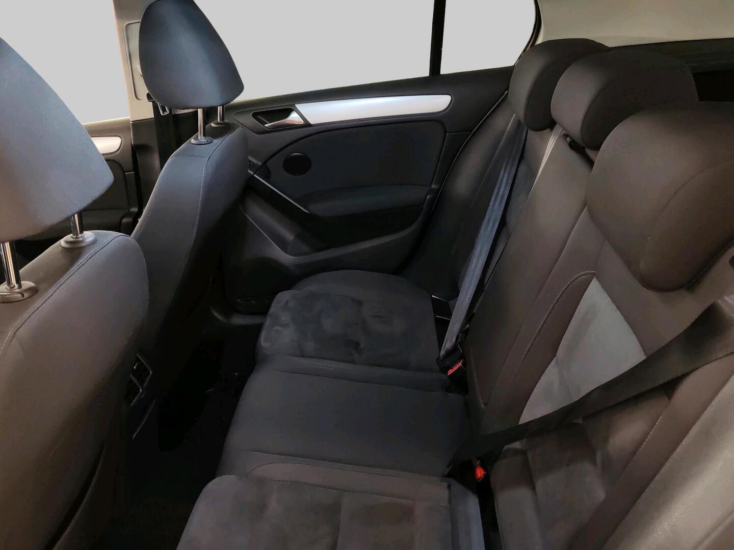VOLKSWAGEN Golf 2011