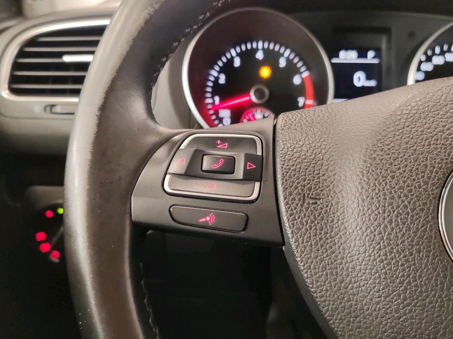 VOLKSWAGEN Golf 2011