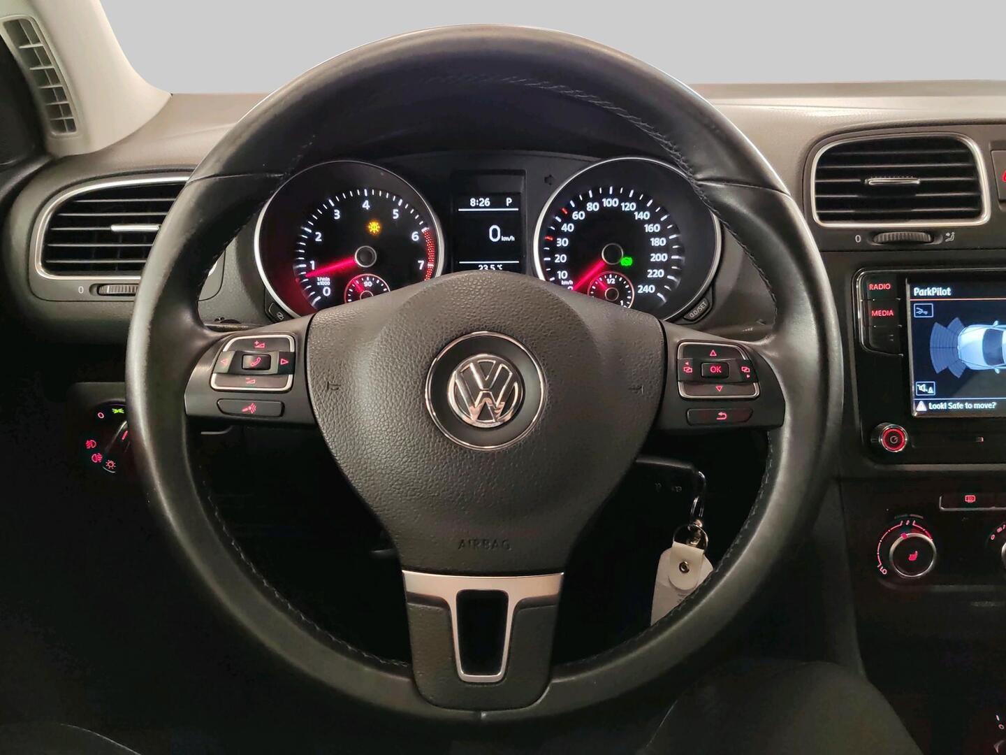 VOLKSWAGEN Golf 2011