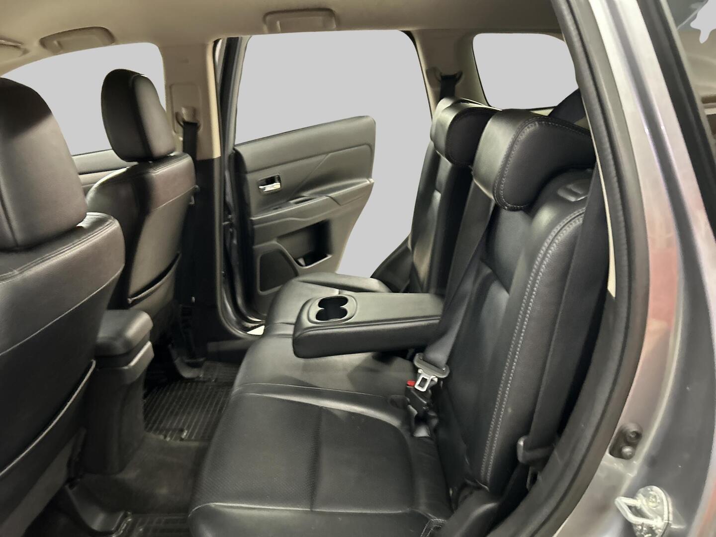 MITSUBISHI Outlander 2012