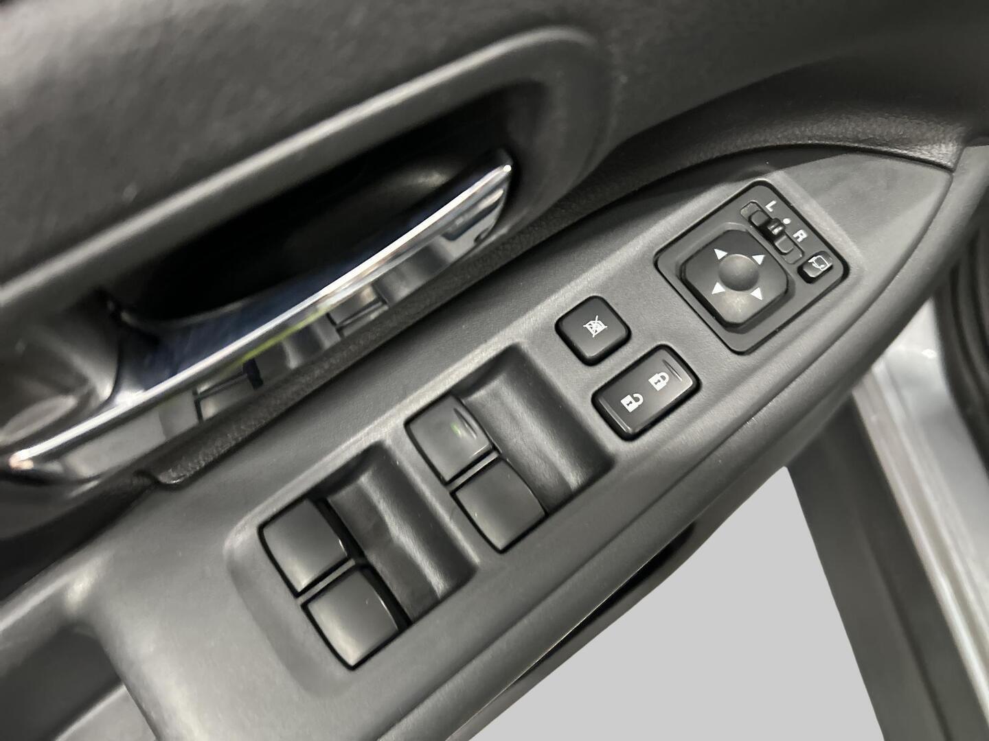 MITSUBISHI Outlander 2012