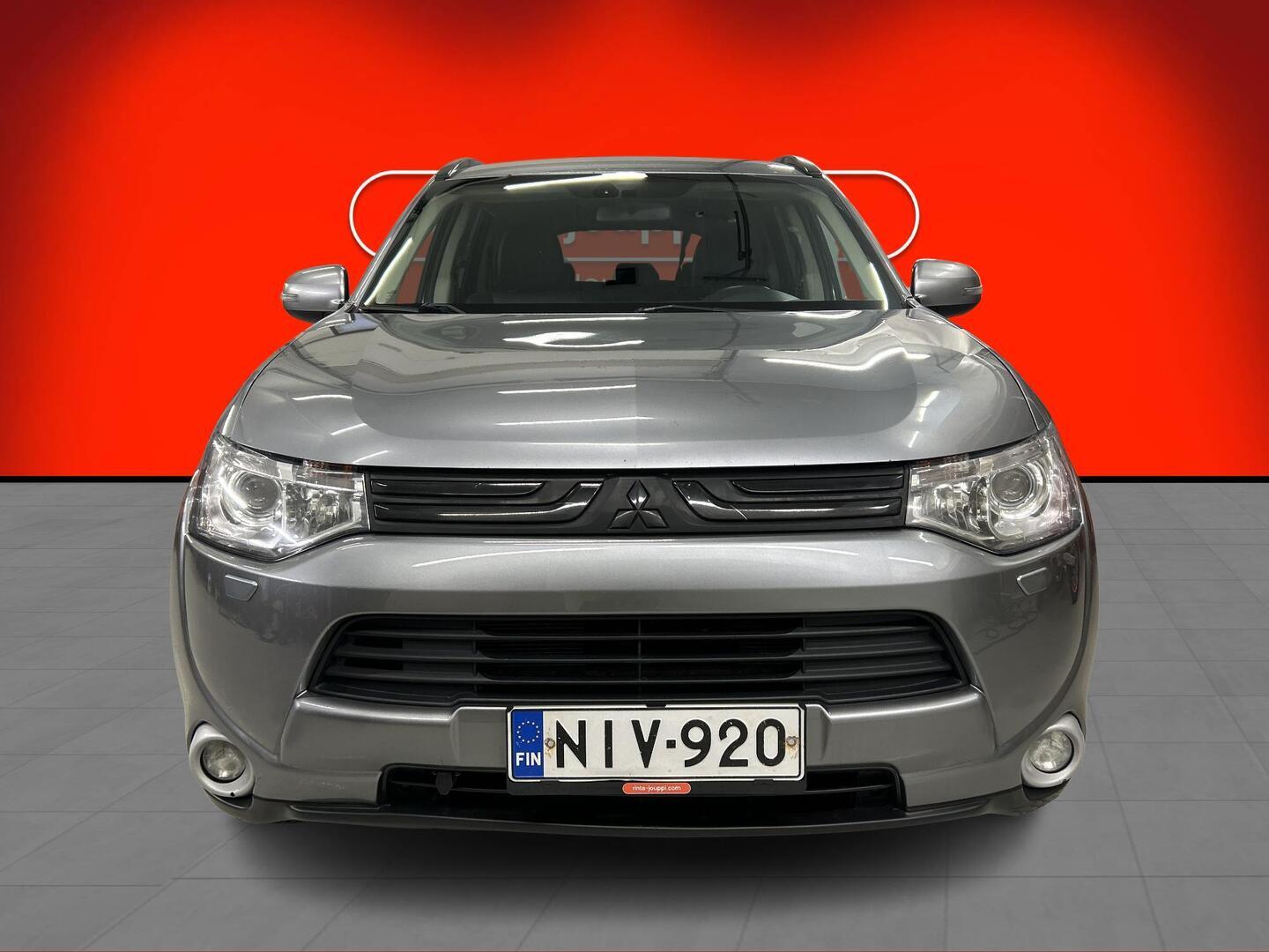 MITSUBISHI Outlander 2012