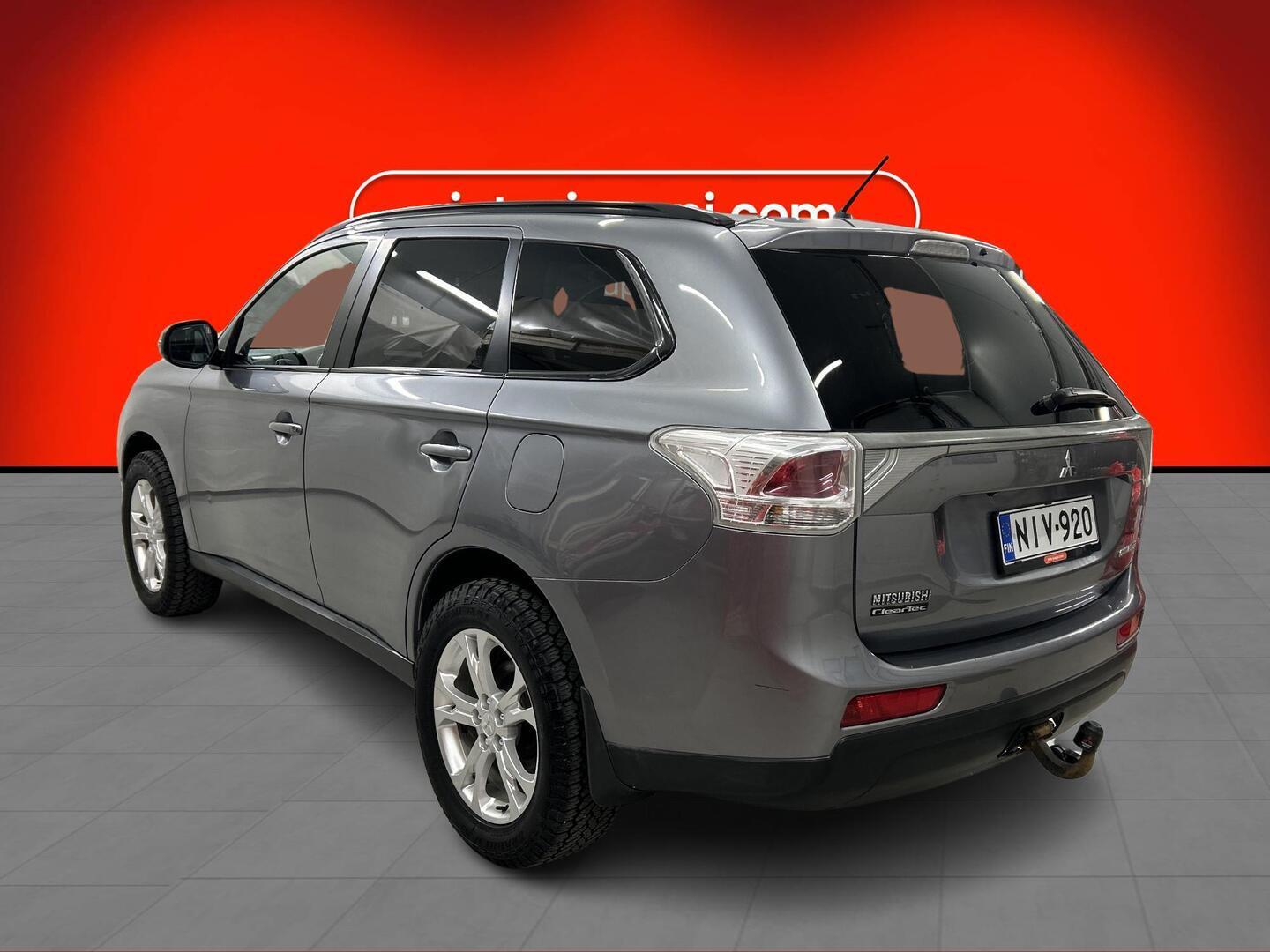 MITSUBISHI Outlander 2012