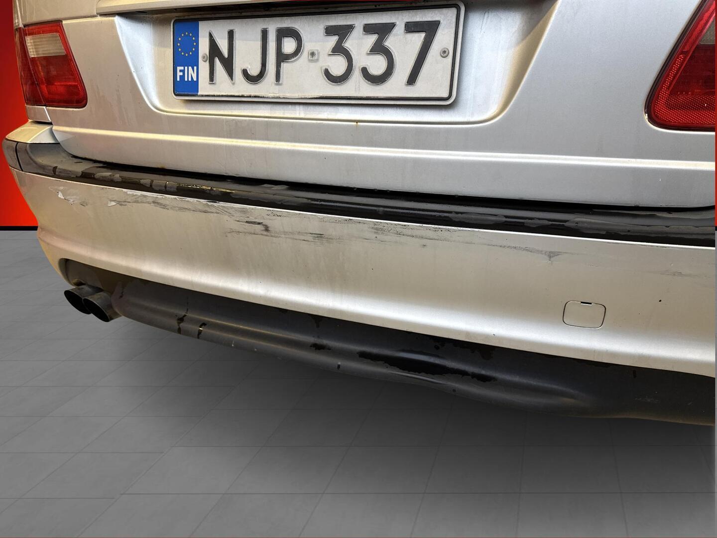 BMW 330 2004