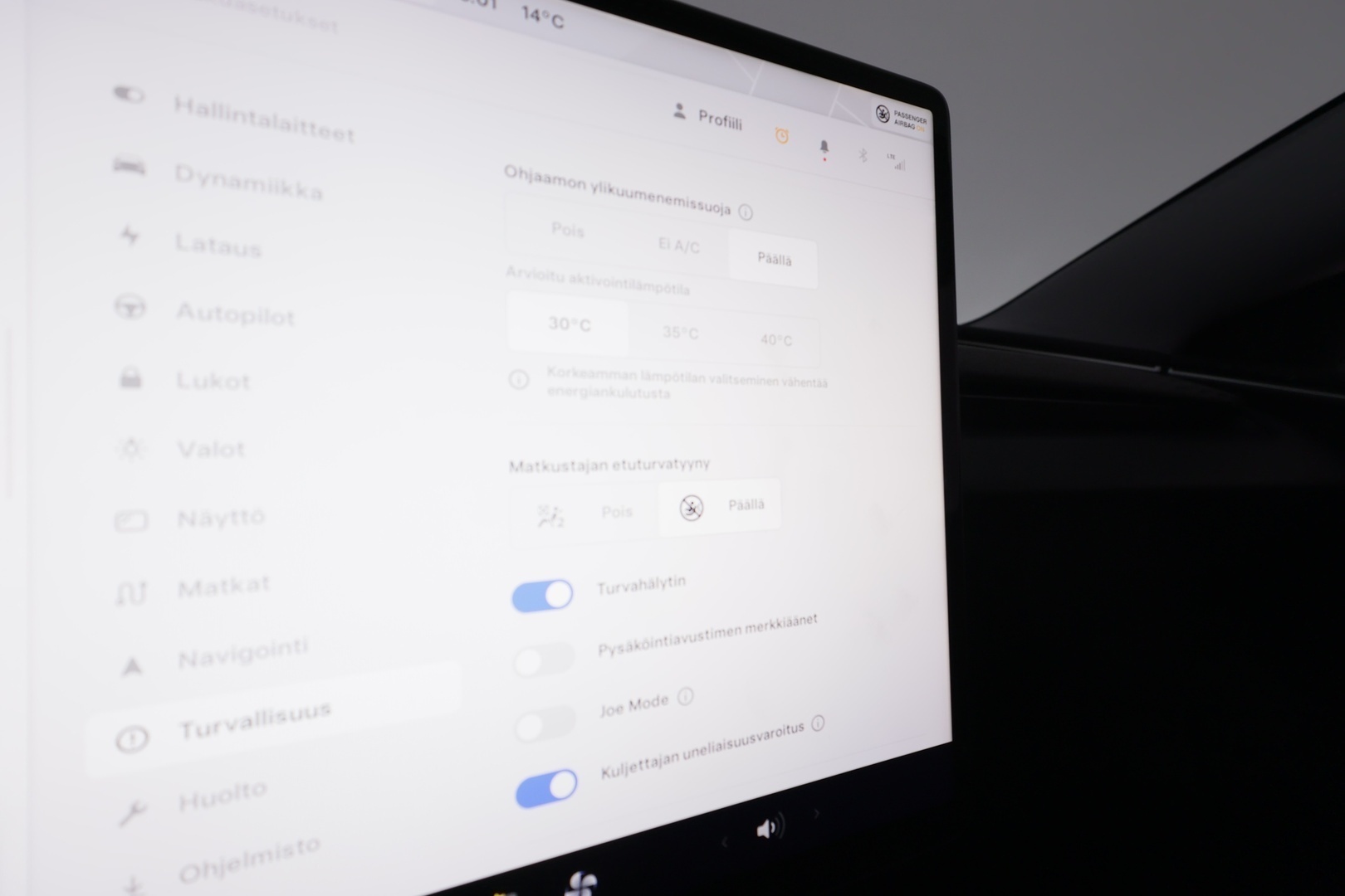 TESLA MODEL 3 2024