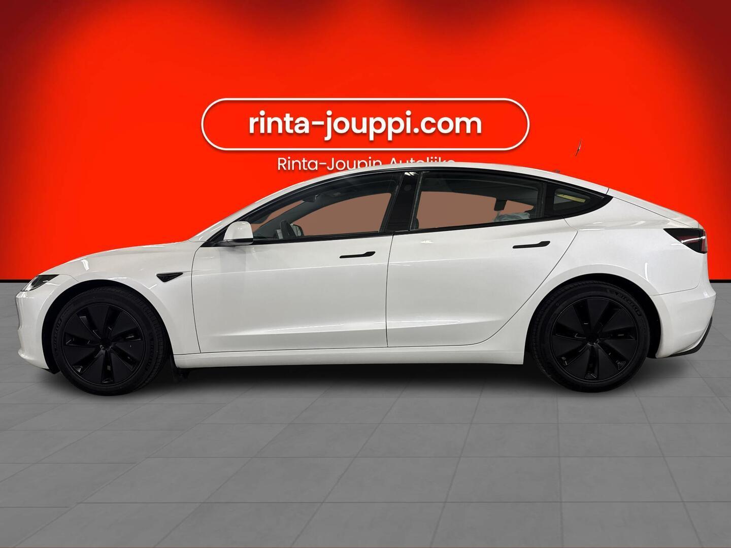 TESLA MODEL 3 2024