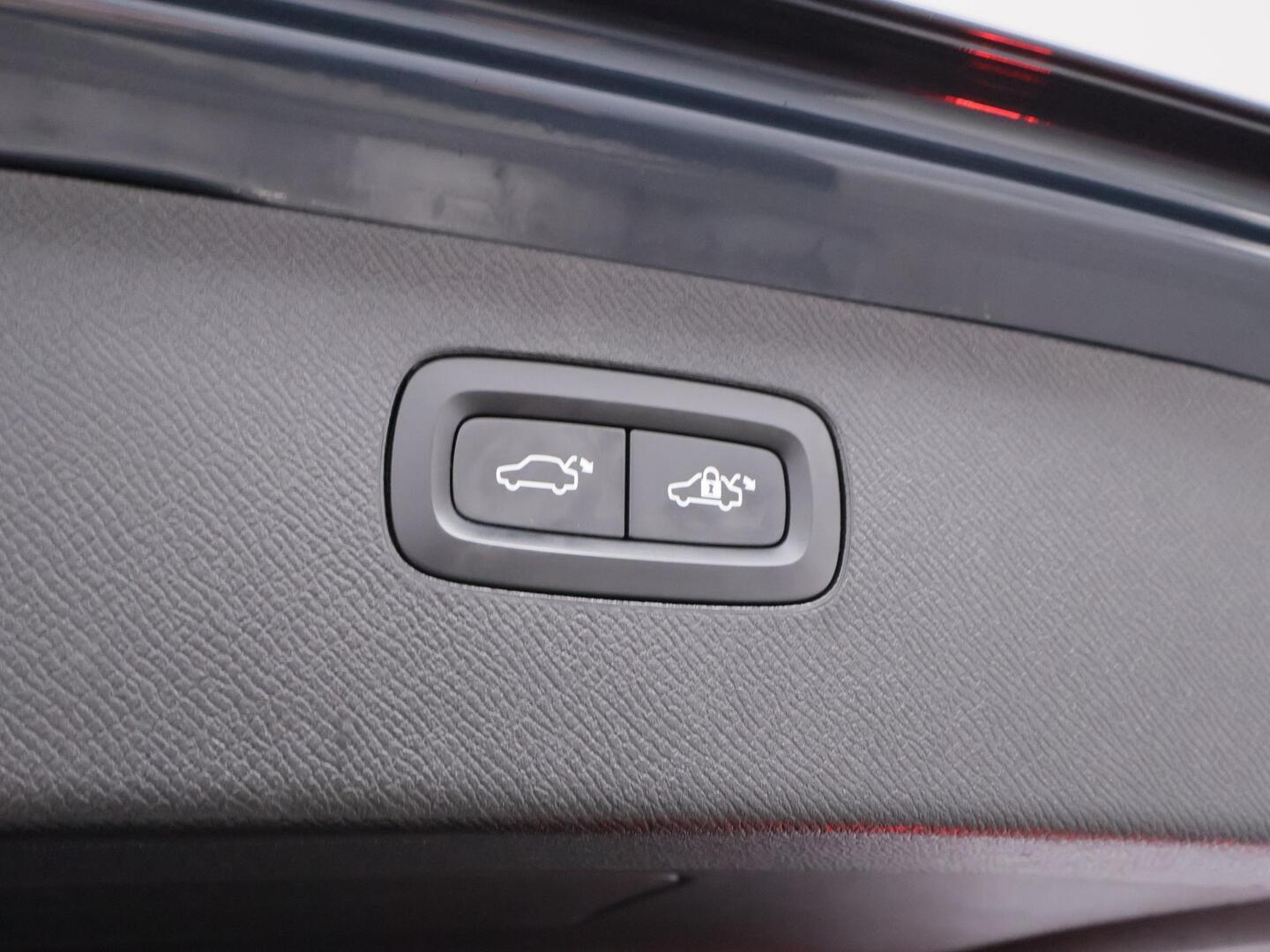 VOLVO XC90 2023