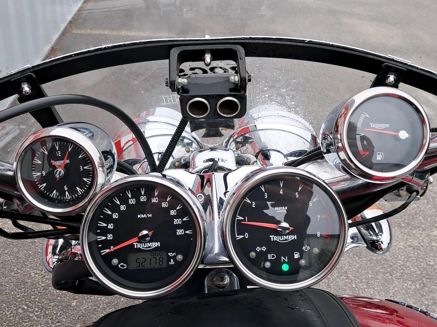 TRIUMPH ROCKET III 2006